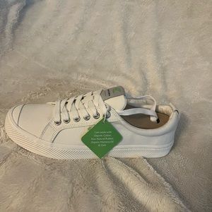 Cariuma Off-White Canvas Womens Size 10